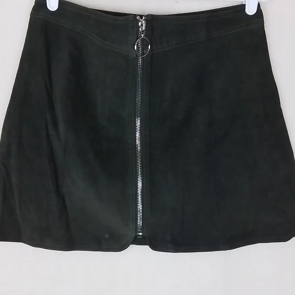 H&M Full Front Zip Leather Suede Mini Skirt Size Medium in Green‎ *flawed*